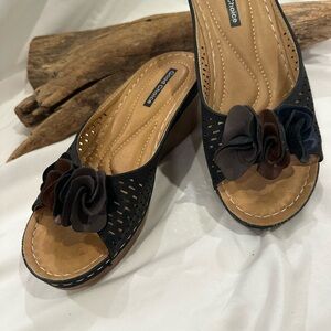 Good Choice Black Women's Julliet Slip On Wedge Sandal